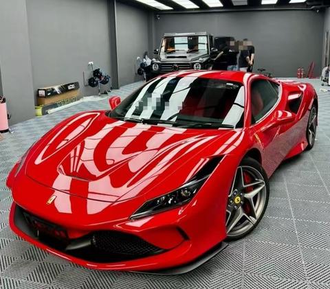 Ferrari F8 Tributo 2019