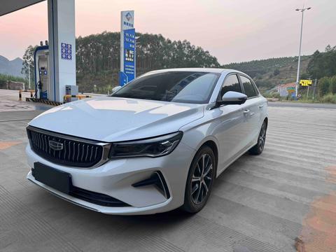 Geely Emgrand 2022