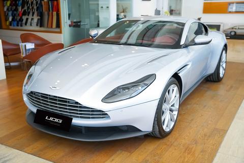 Aston Martin DB11 2023