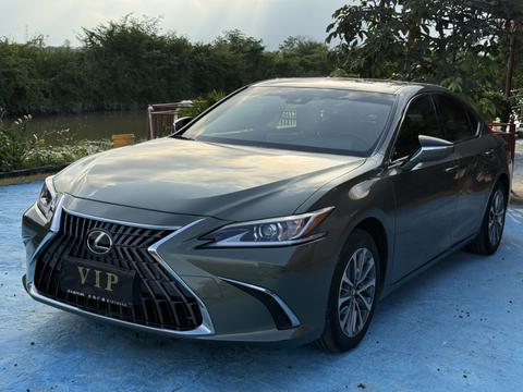 Lexus ES 2021