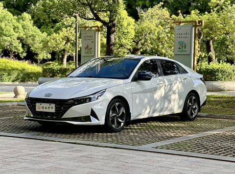 Hyundai Elantra 2022