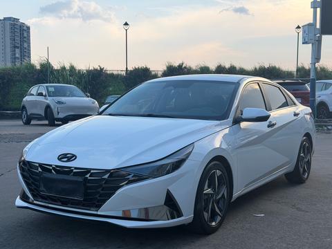 Hyundai Elantra 2022