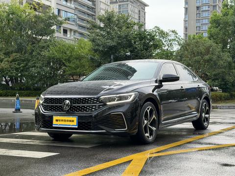 Volkswagen Passat 2023