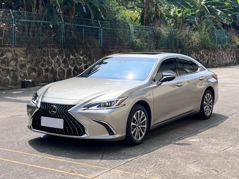Lexus ES 2021