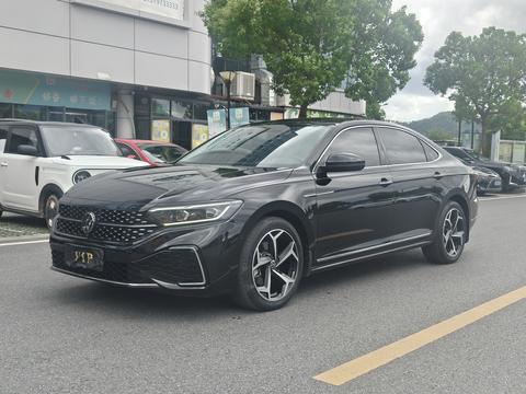 Volkswagen Passat 2023