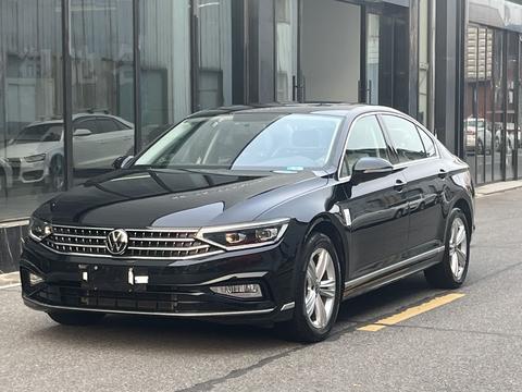 Volkswagen Magotan 2025