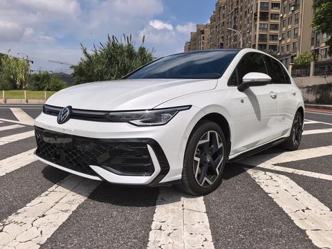 Volkswagen Golf 2025