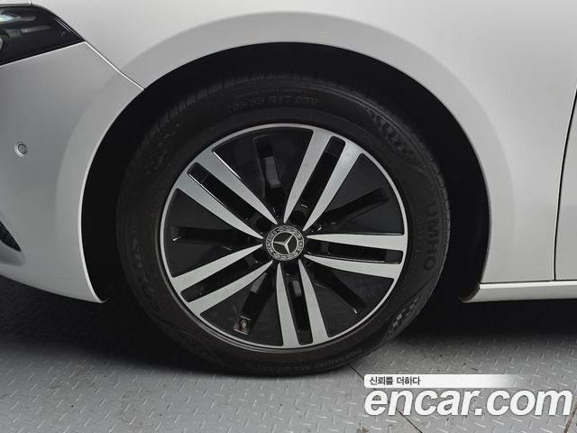 Mercedes-Benz A-Class 2022 — фото 5