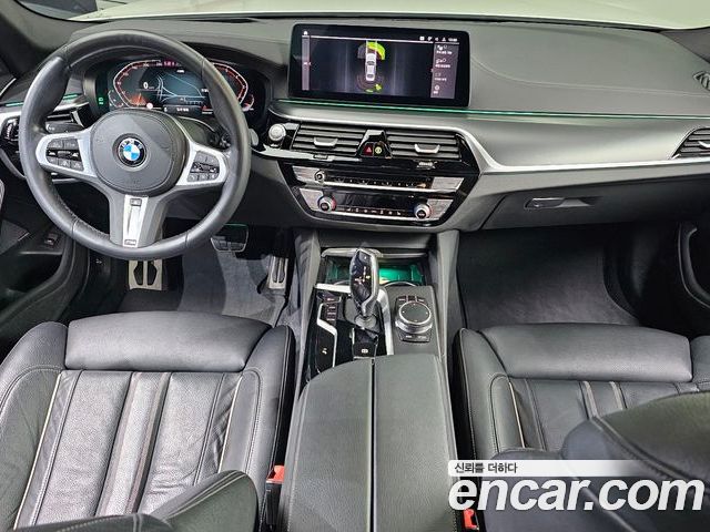 BMW 5 Series 2023 — фото 10