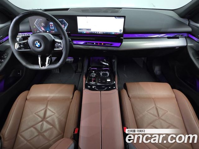 BMW 5 Series 2025 — фото 10