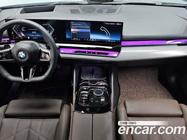 BMW 5 Series 2025 — фото 10