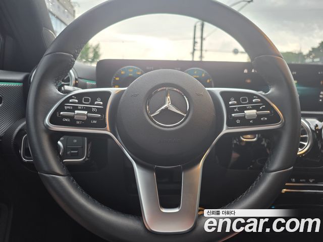 Mercedes-Benz A-Class 2022 — фото 10