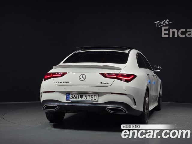 Mercedes-Benz CLA 2024 — фото 4