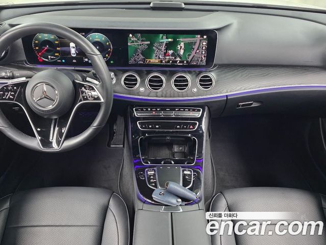 Mercedes-Benz E-Class 2023 — фото 10