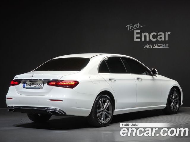 Mercedes-Benz E-Class 2023 — фото 2
