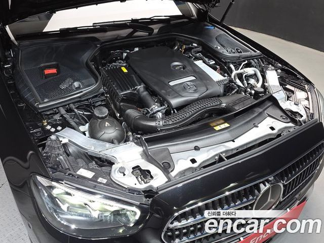 Mercedes-Benz E-Class 2023 — фото 6