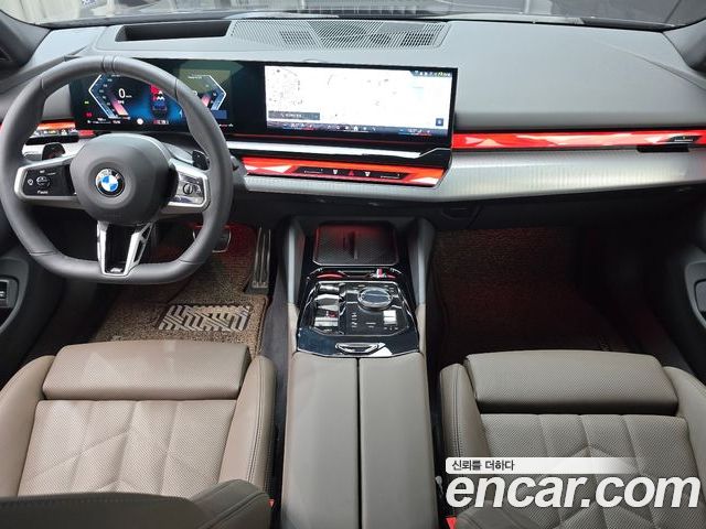 BMW 5 Series 2025 — фото 10