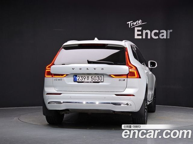 Volvo XC60 2023 — фото 4
