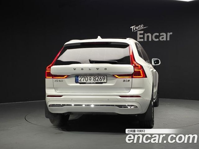 Volvo XC60 2025 — фото 4