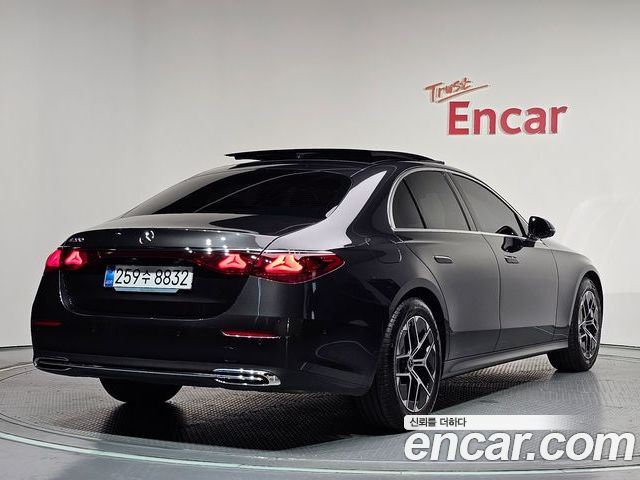 Mercedes-Benz E-Class 2025 — фото 2