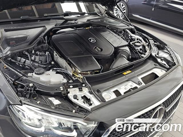 Mercedes-Benz E-Class 2025 — фото 6