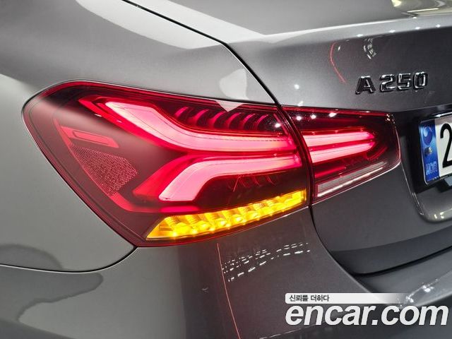 Mercedes-Benz A-Class 2022 — фото 9