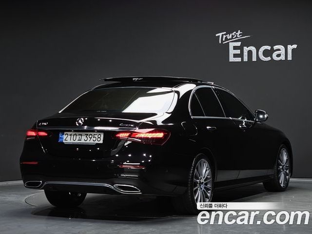 Mercedes-Benz E-Class 2022 — фото 2