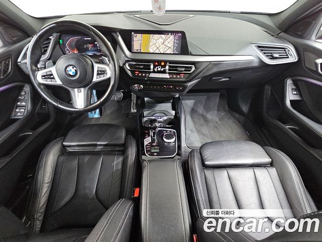BMW 1 Series 2022 — фото 10