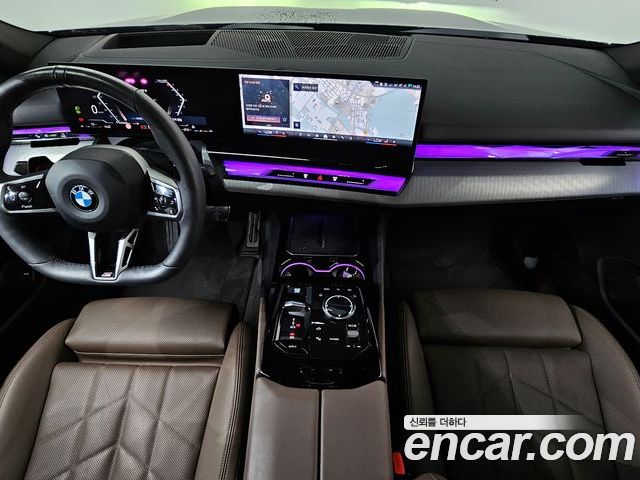 BMW 5 Series 2025 — фото 10