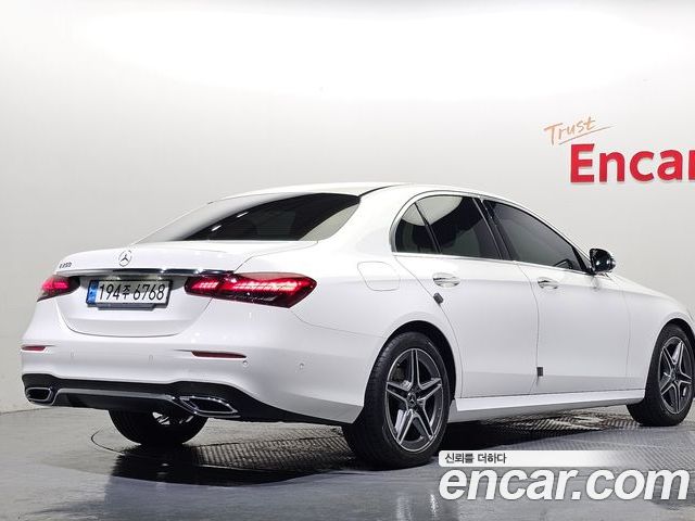 Mercedes-Benz E-Class 2023 — фото 2