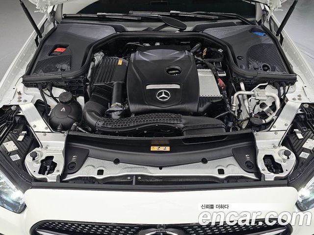 Mercedes-Benz E-Class 2023 — фото 6