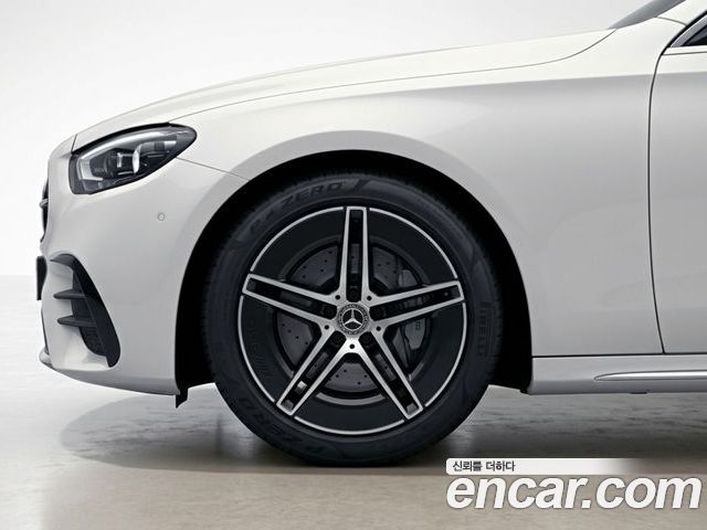Mercedes-Benz E-Class 2025 — фото 5