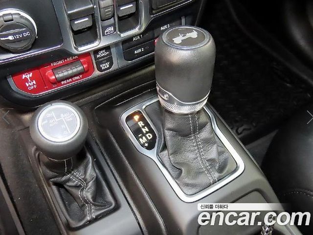Jeep Wrangler 2024 — фото 10