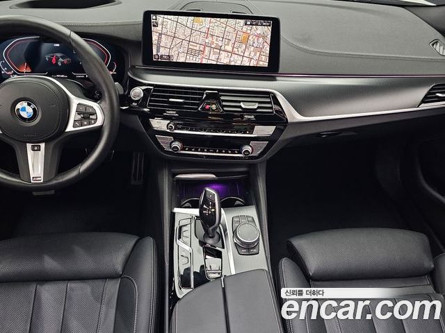 BMW 5 Series 2023 — фото 10