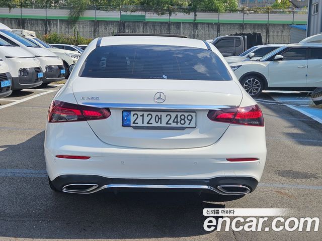 Mercedes-Benz E-Class 2023 — фото 4