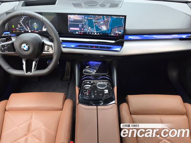 BMW 5 Series 2025 — фото 10