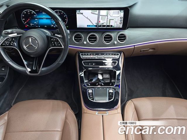 Mercedes-Benz E-Class 2022 — фото 10