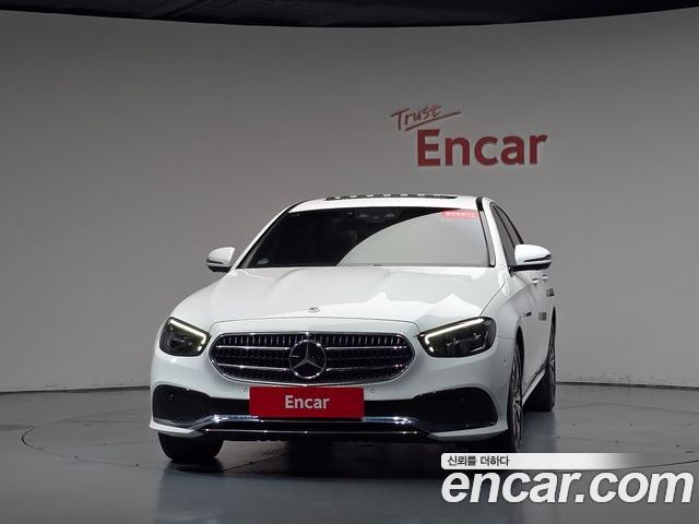 Mercedes-Benz E-Class 2022 — фото 3