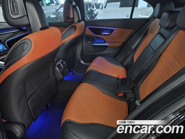 Mercedes-Benz C-Class 2023 — фото 10
