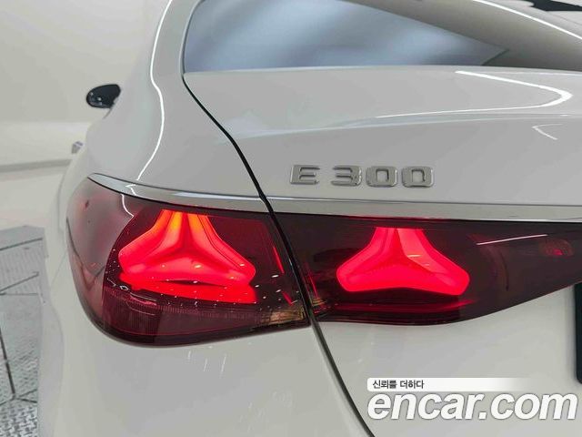 Mercedes-Benz E-Class 2025 — фото 10