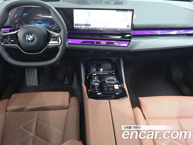 BMW 5 Series 2025 — фото 10