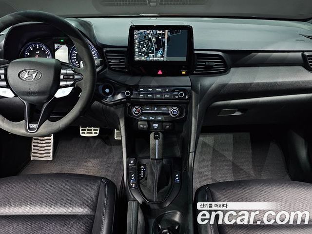Hyundai Veloster 2023 — фото 10