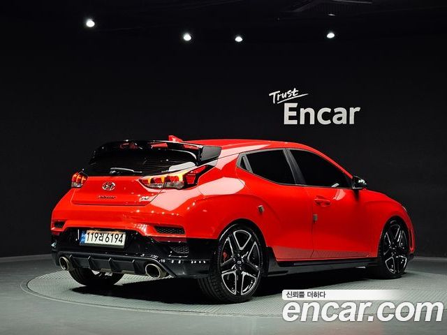 Hyundai Veloster 2023 — фото 2