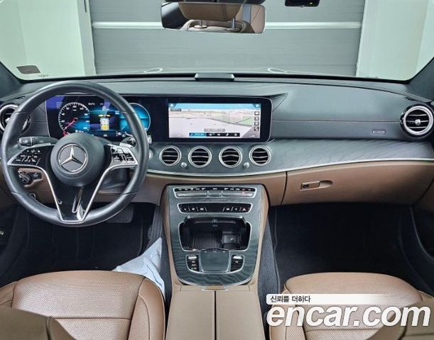 Mercedes-Benz E-Class 2023 — фото 8