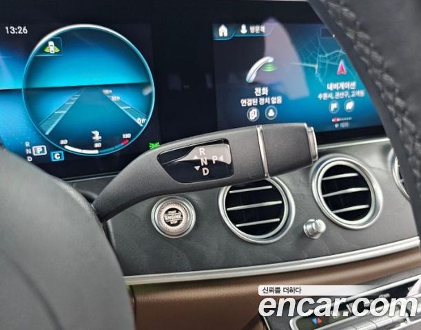 Mercedes-Benz E-Class 2023 — фото 9