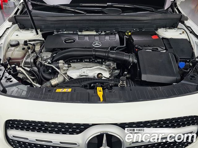 Mercedes-Benz GLB 2023 — фото 6