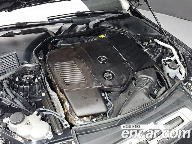 Mercedes-Benz C-Class 2023 — фото 6