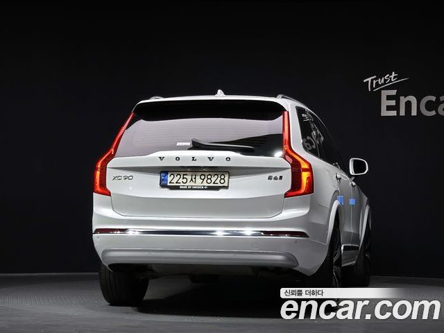 Volvo XC90 2022 — фото 4