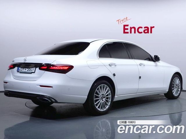 Mercedes-Benz E-Class 2023 — фото 2