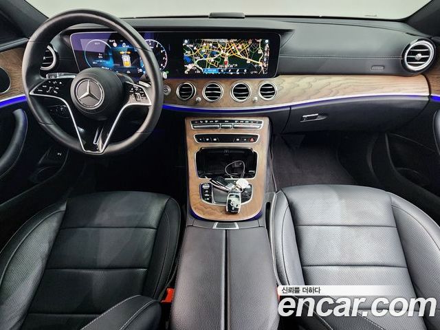 Mercedes-Benz E-Class 2023 — фото 7